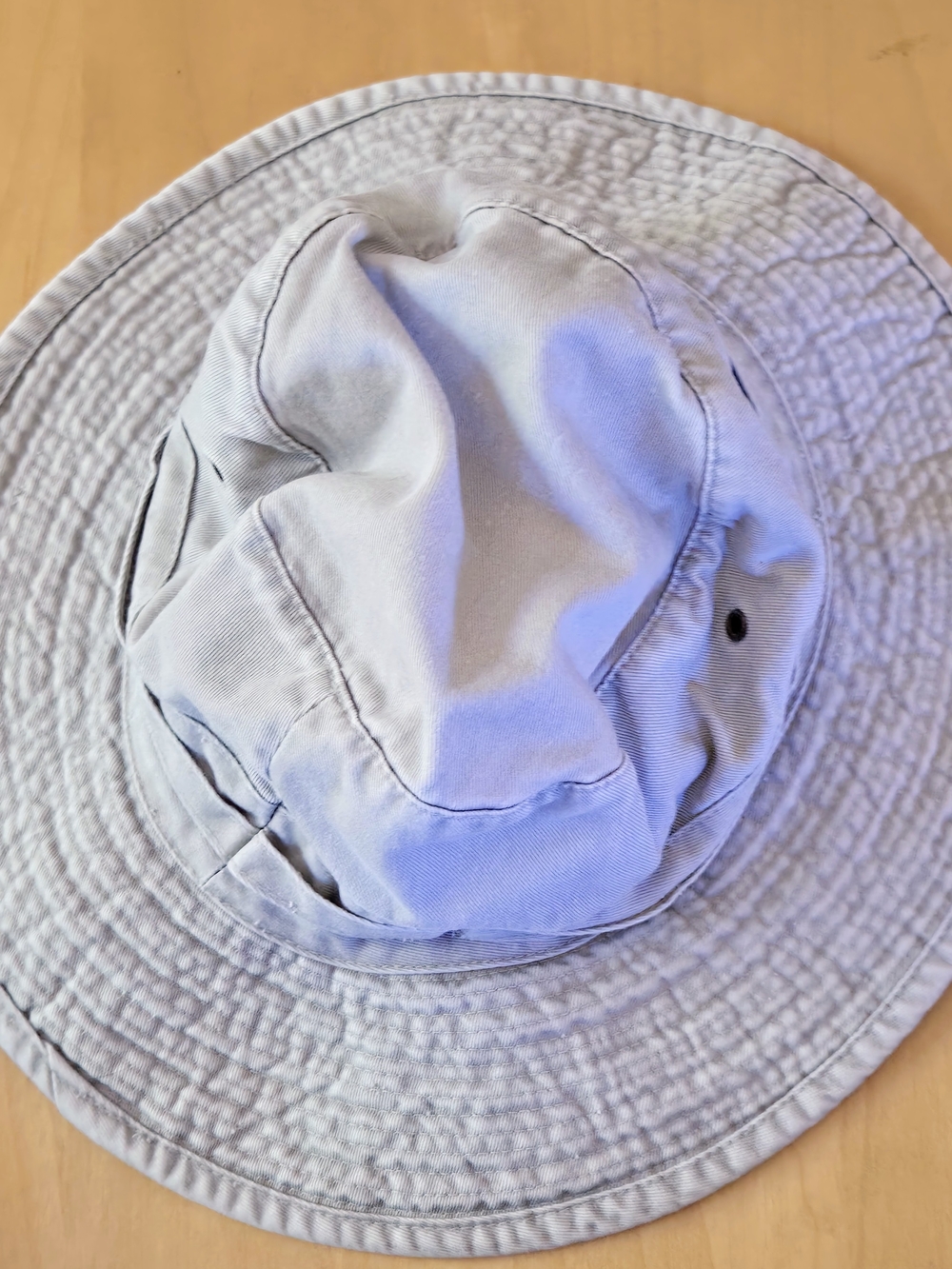 Men's Brimmed Bucket Hat in Tan - Casual Sun Protection